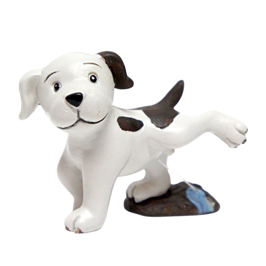 Perro orinando