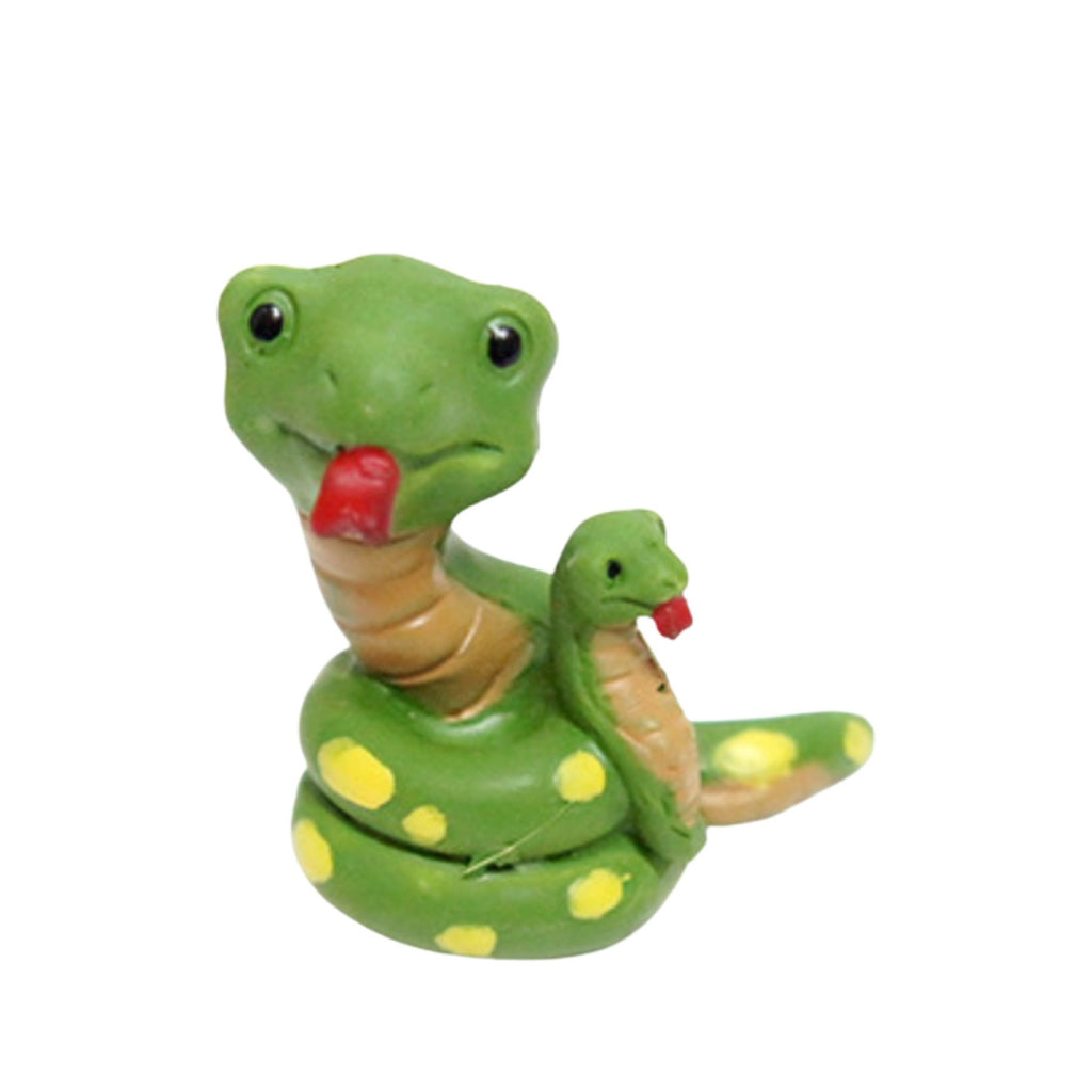 Serpiente enroscada con cria