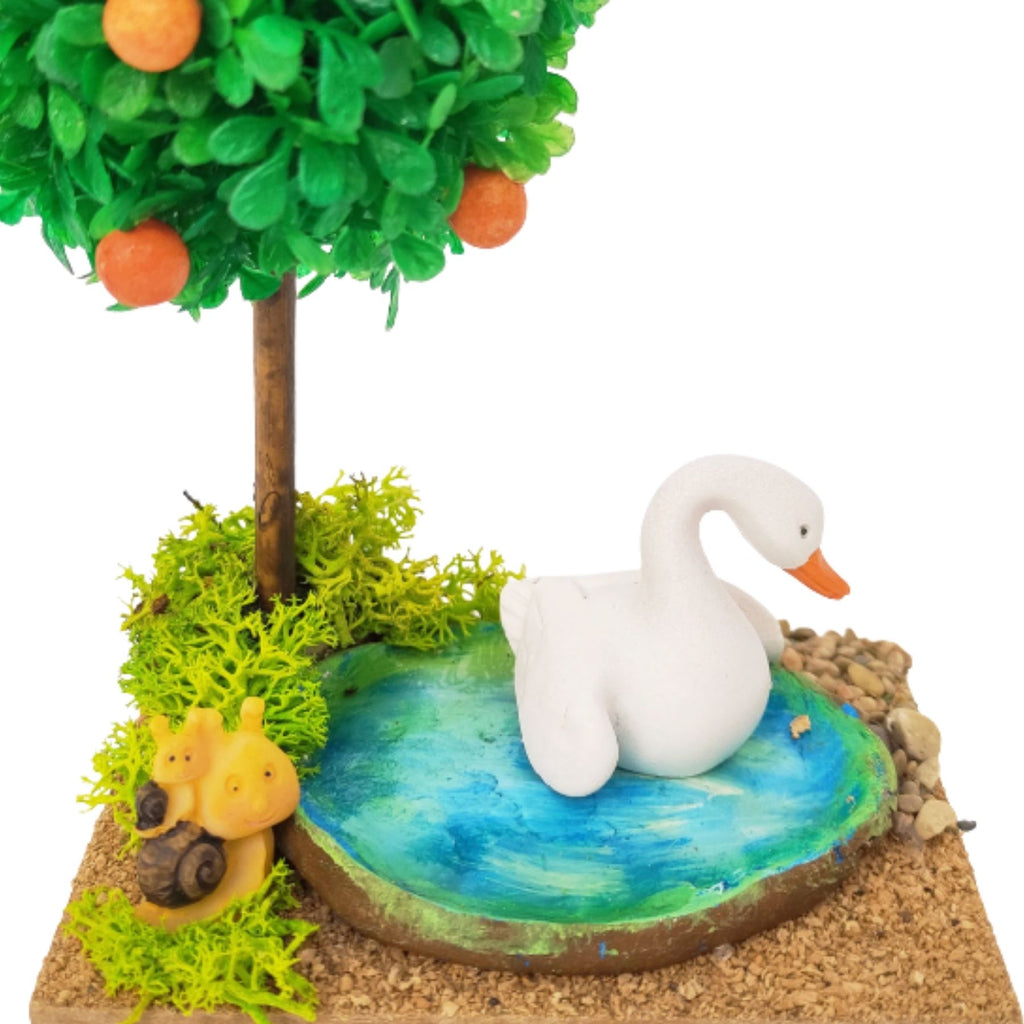 Belenes Artesanos - Árbol con lago, cisne y caracol