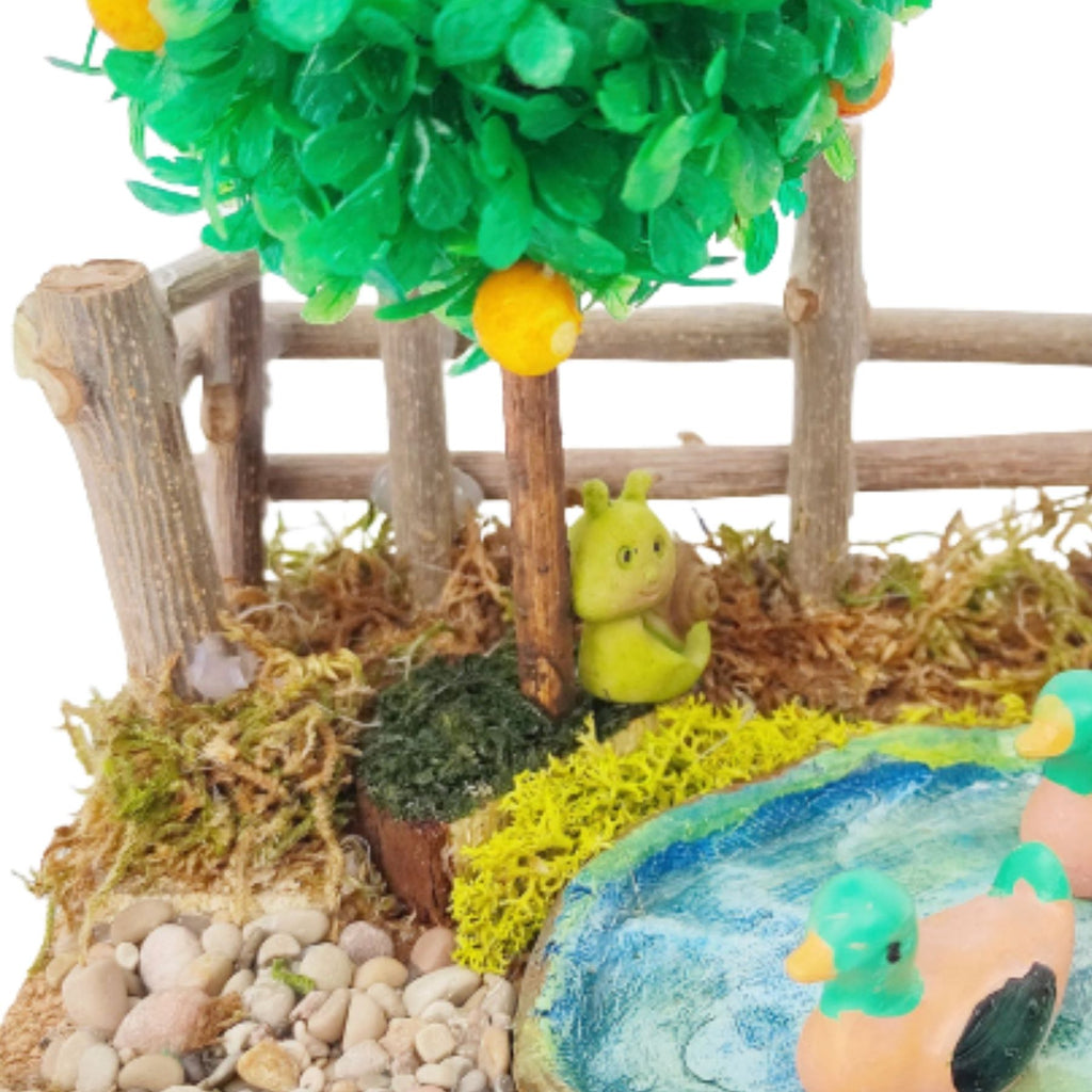 Belenes Artesanos - Árbol con lago, patos y caracol