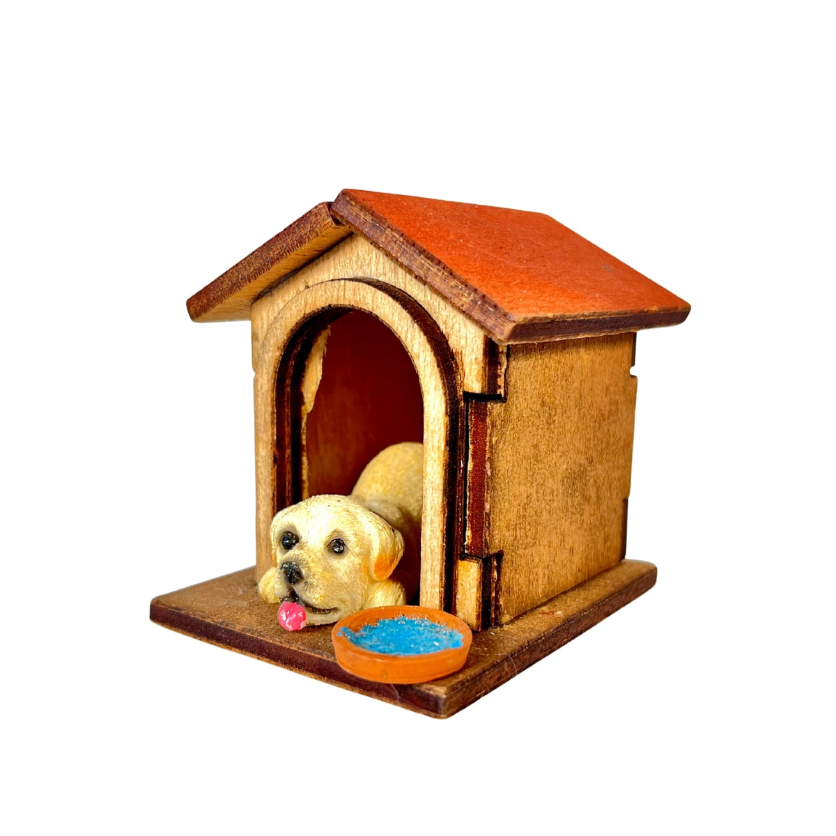 Perro en Caseta de Madera