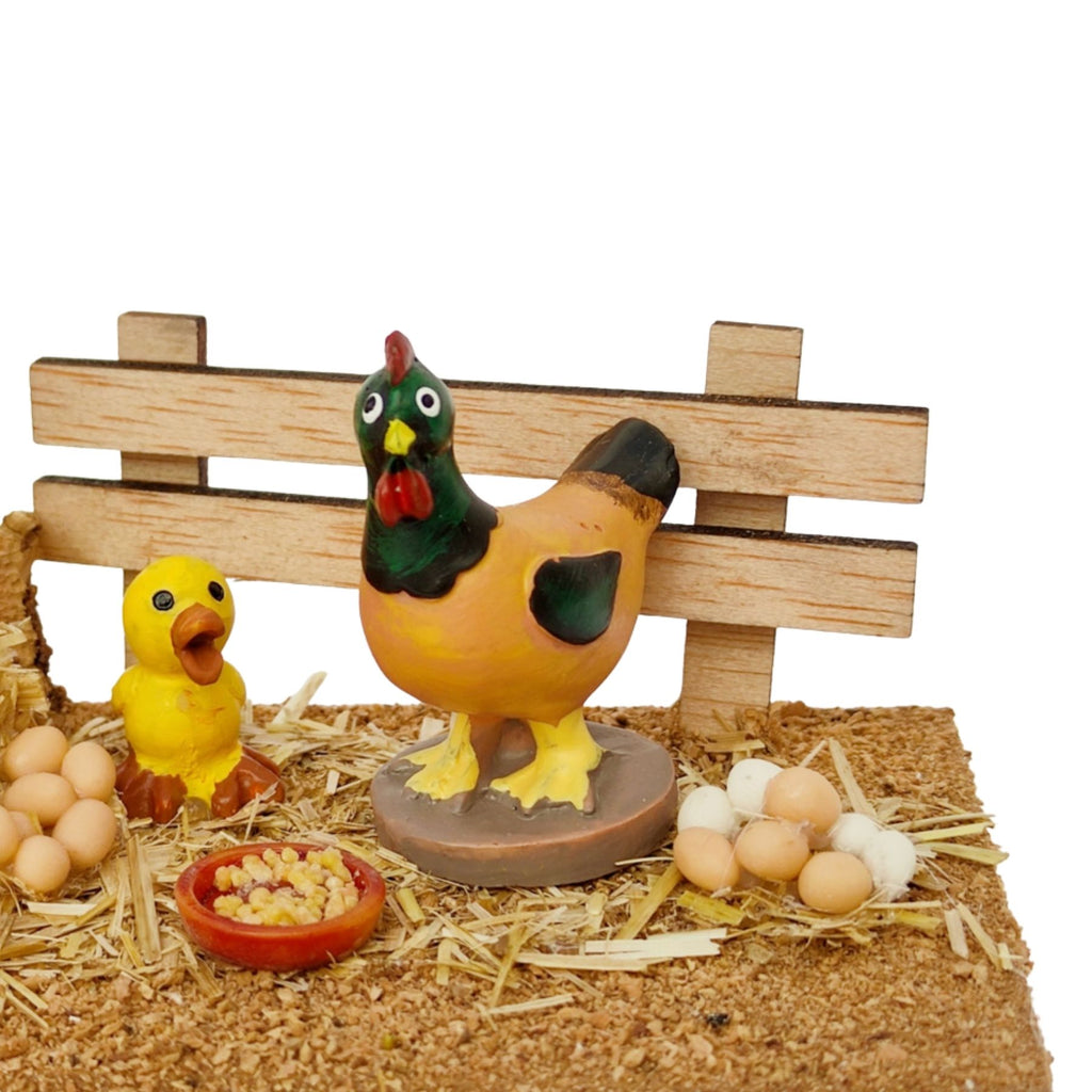 Belenes Artesanos - Corral con gallina y pollito (animales Naïf de Oliver)