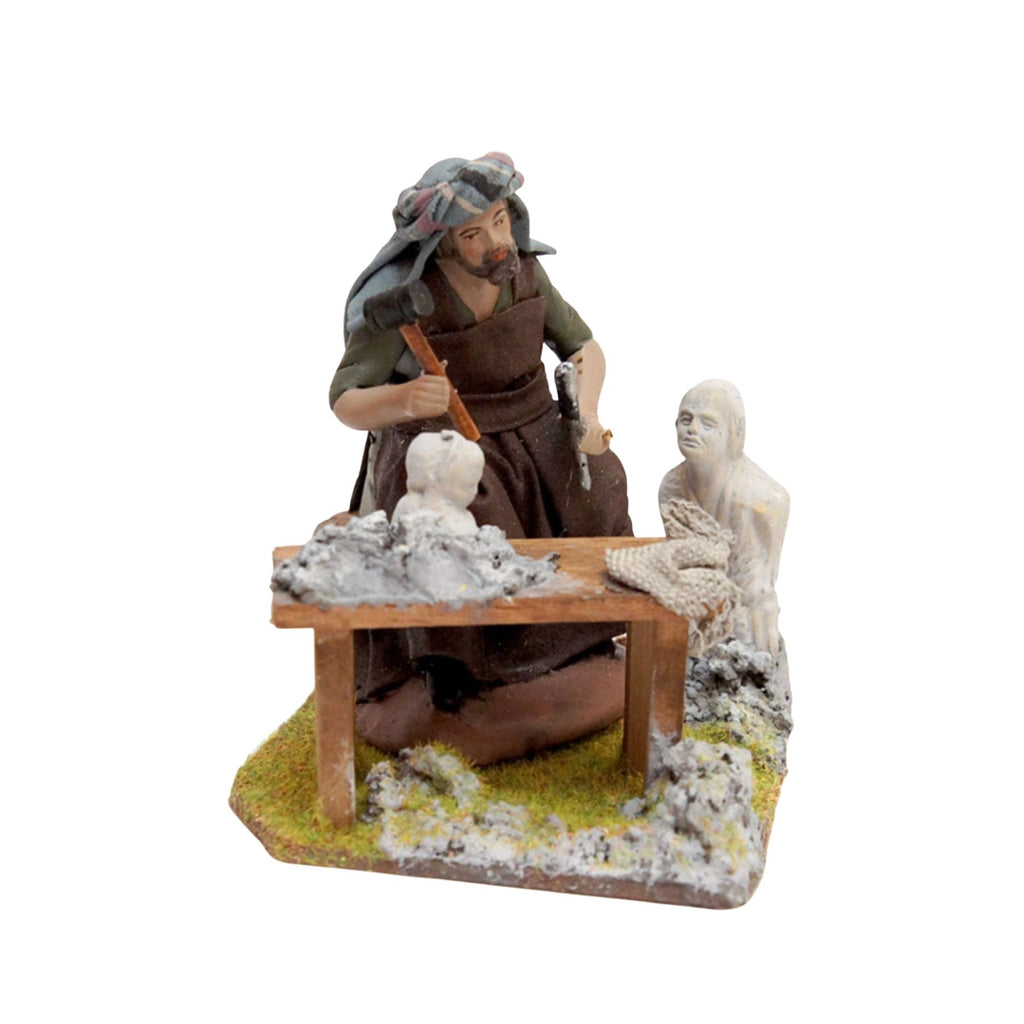 Belenes Artesanos - Escultor trabajando