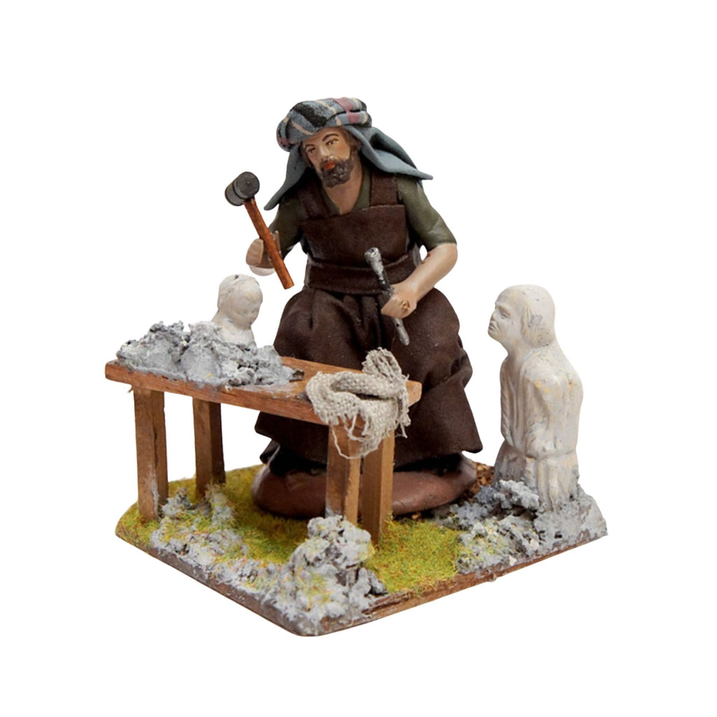 Belenes Artesanos - Escultor trabajando