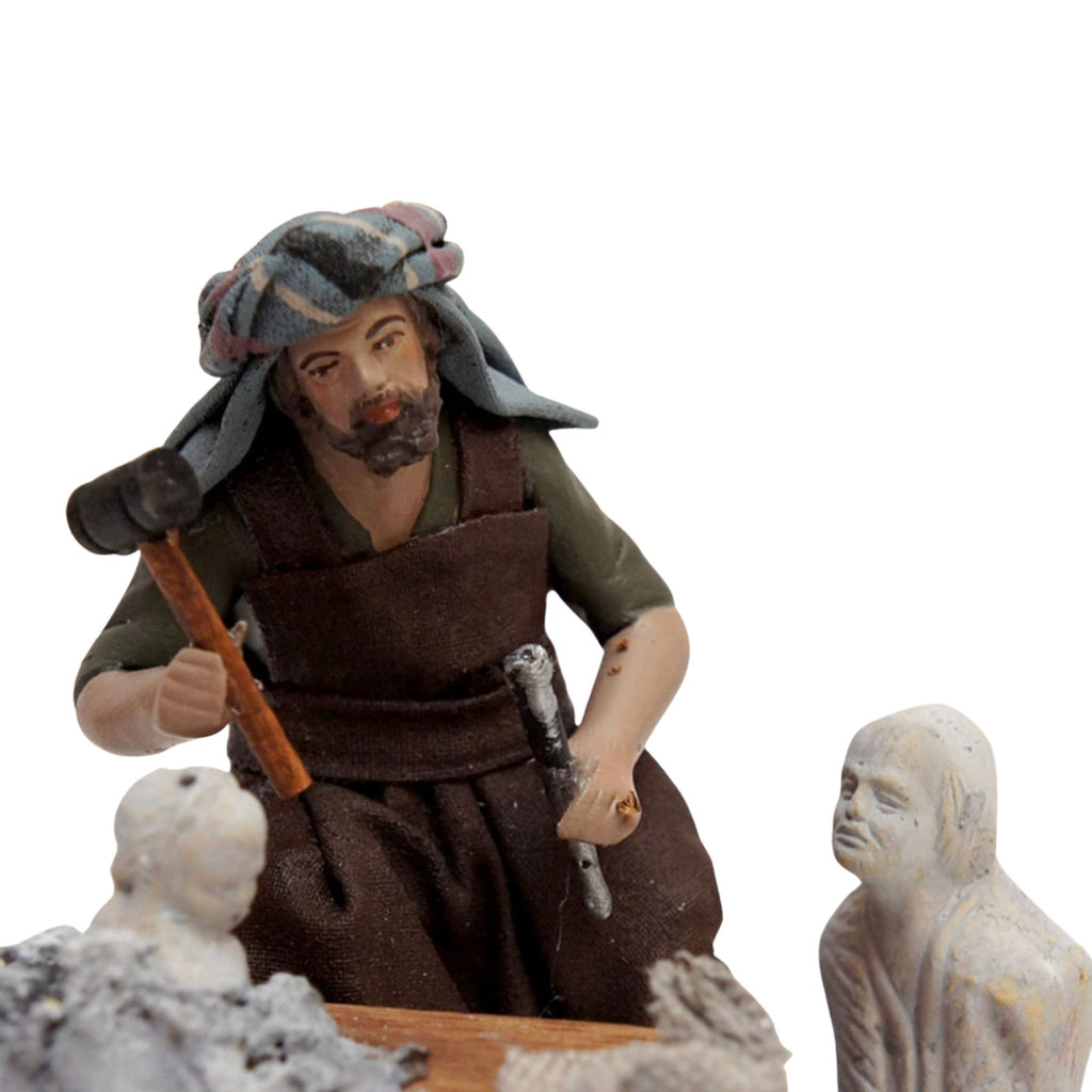 Belenes Artesanos - Escultor trabajando