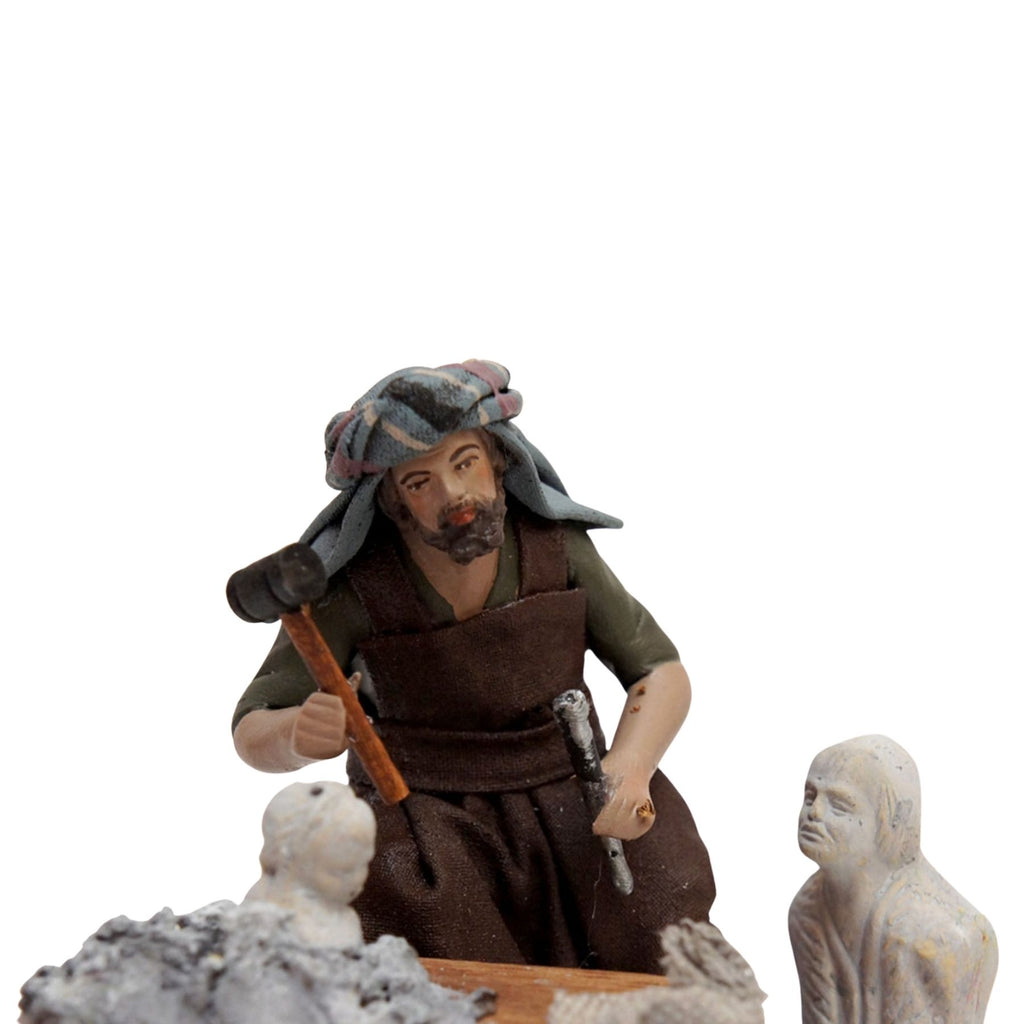 Belenes Artesanos - Escultor trabajando