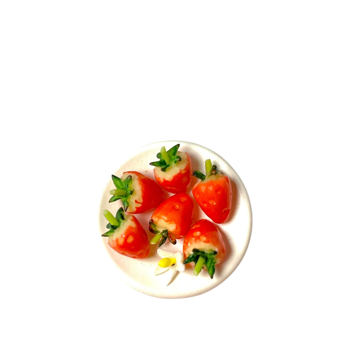 Plato con Fresas en Miniatura
